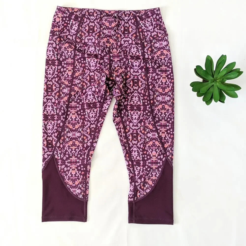 Apana‎ Yoga Womens Medium Leggings Cropped Capri Pattern Print Purple Pants